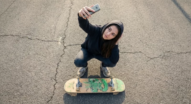 Игривые скейт-вайбы сверху