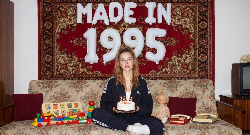 портрет в стиле 90-х и нулевых 1